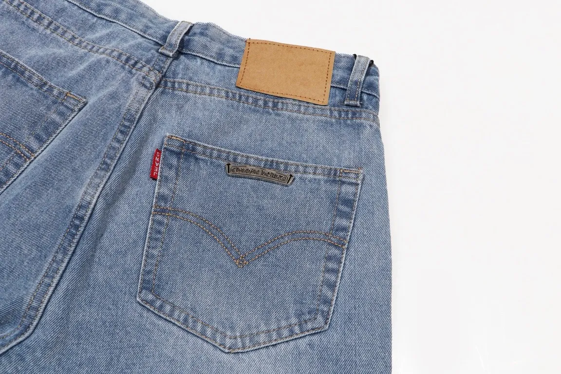 #8039 P270💰 GALLERY DEPT heavy-duty horsehair splicing color-blocked flared leather jeans. Original purchased and patterned to truly restore the ultimate vintage texture. Italian special cowhide print and then cut. Customized sheepskin three-layer thick thread leather. The whole body is spliced in heavy water washing process. Craftsmen hand-splash ink. You can see the details. Three-dimensional cutting version. Loose and comfortable, not picky on the figure. Look taller and thinner. Factory precision. Original quality control. Same style for men and women. Can be matched with couples. Versatile recommendation. Must-have jeans for all seasons. Color: blue Size: S-XXL (corresponding to 28-36)
